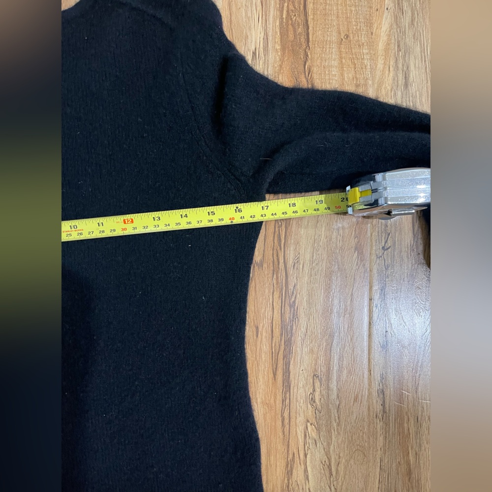 White + Warren Black Cashmere Sweater Size M. Quiet luxury - Picture 6 of 8